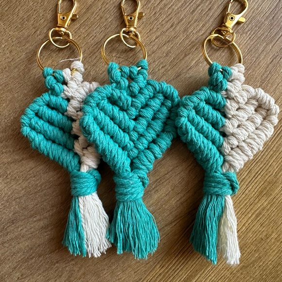 Macrame Heat Keychains 💜 - Picture 6 of 11